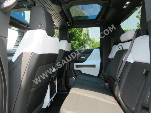 2022 جي ام سي همر اتش اي في