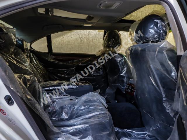 2010 لكزس إل إس 460 إل