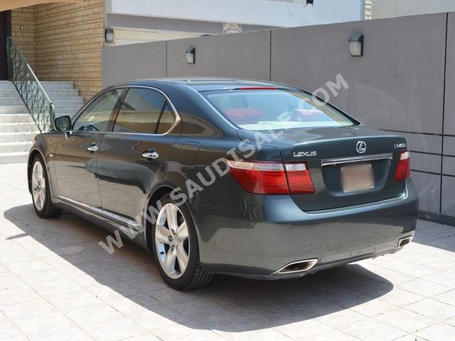 2007 لكزس إل إس 460 إل