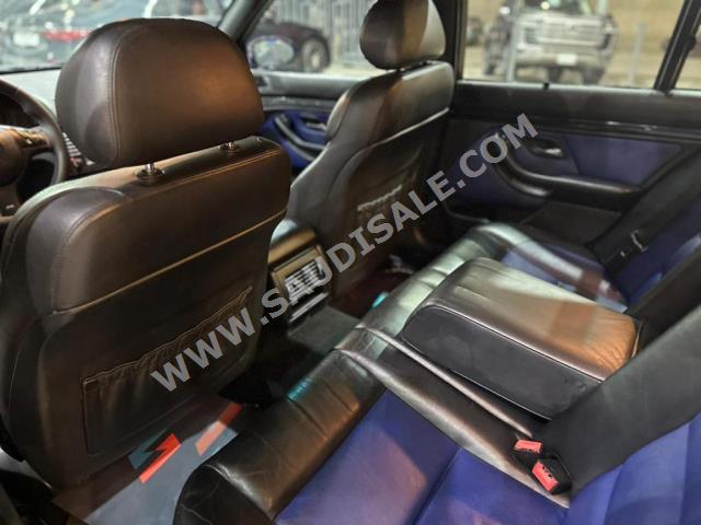 2000 بي ام دبليو الفئة ام إم 5