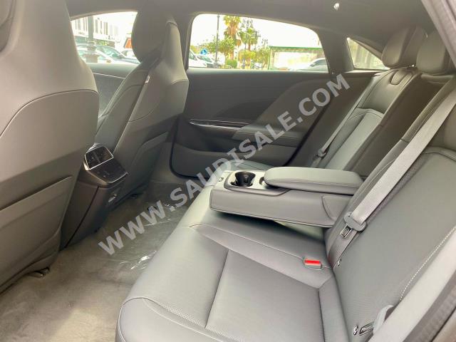 2024 لوسيد اير بيور