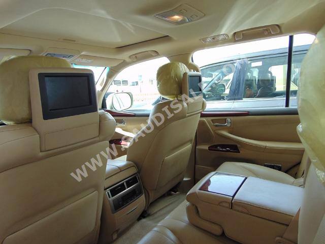 2014 Lexus LX 570 S