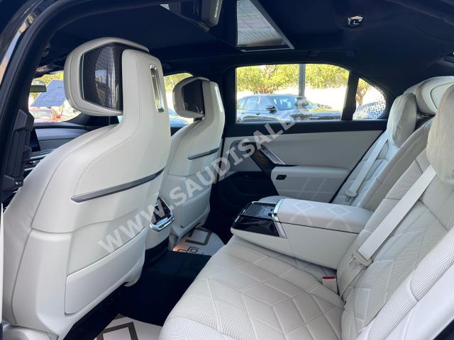 2023 بي ام دبليو الفئة السابعة 740أي