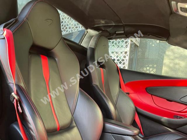 2018 مكلارين 570 اس سبايدر