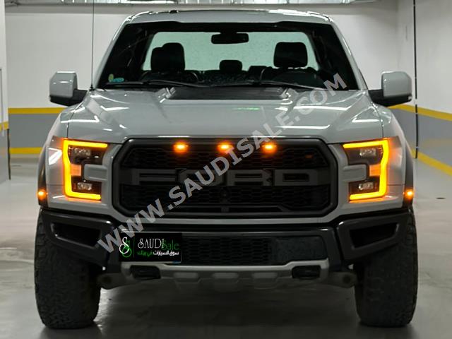 2017 فورد اف 150 رابتور