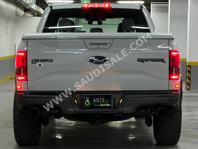 2017 فورد اف 150 رابتور