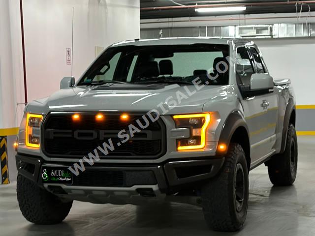 2017 فورد اف 150 رابتور