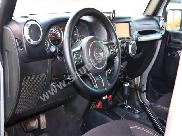 2015 جييب رانجلر صحارى