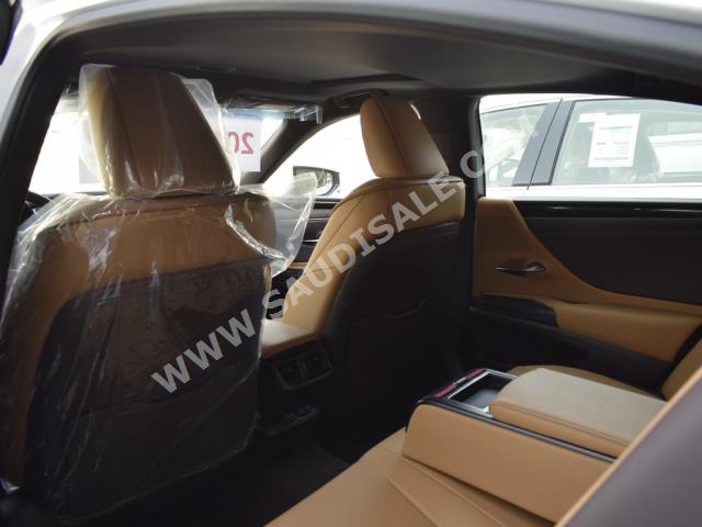 2019 Lexus ES 350