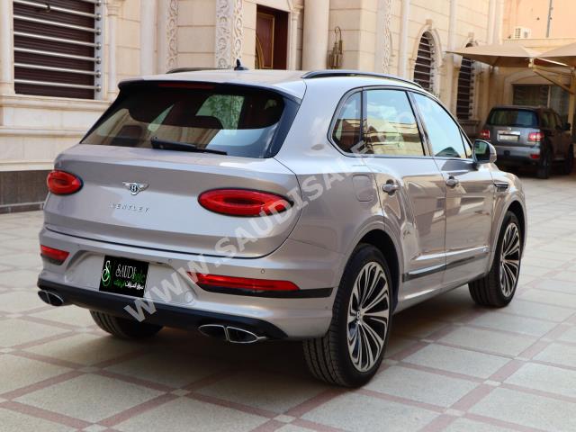 2021 بنتلي بنتايجا