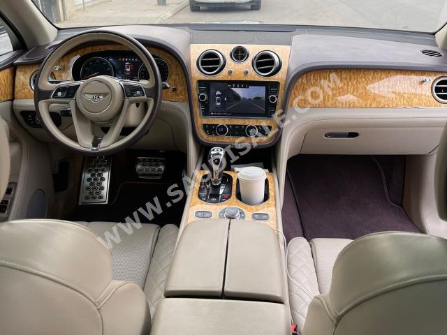 2017 بنتلي بنتايجا