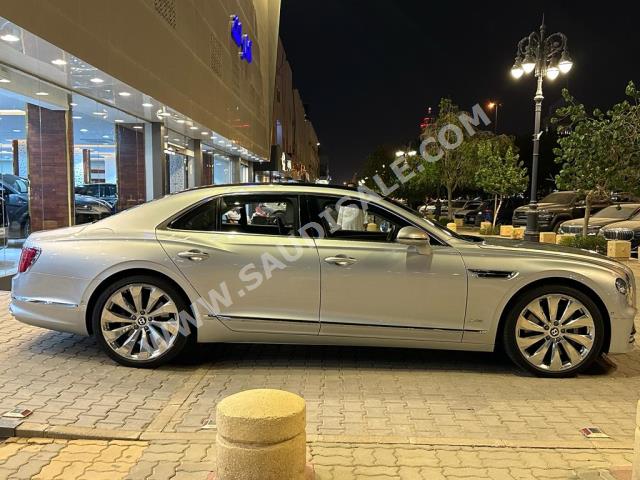 2020 بنتلي كونتيننتل فلاينج سبير