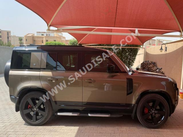 2021 لاند روفر ديفيندر اكس