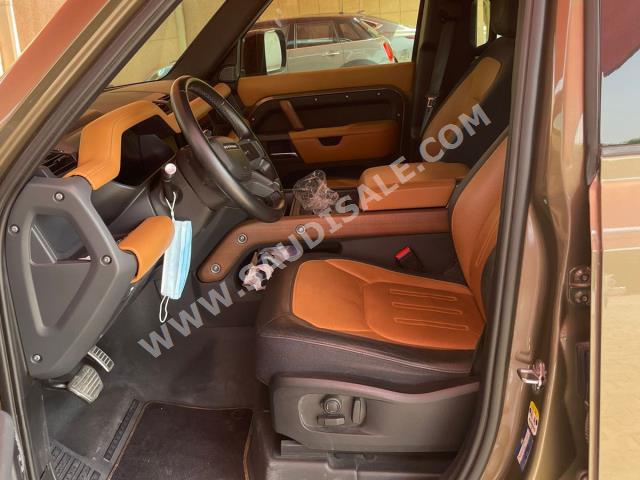 2021 لاند روفر ديفيندر اكس