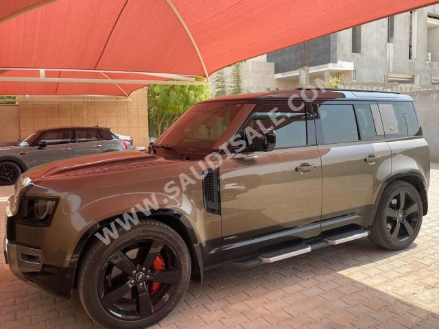 2021 لاند روفر ديفيندر اكس