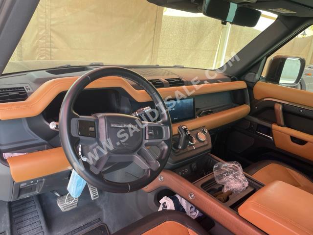 2021 لاند روفر ديفيندر اكس