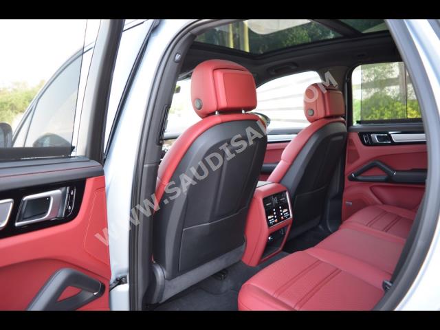 2019 بورش كايين اس