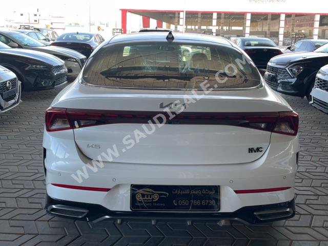 2023 Kia K5