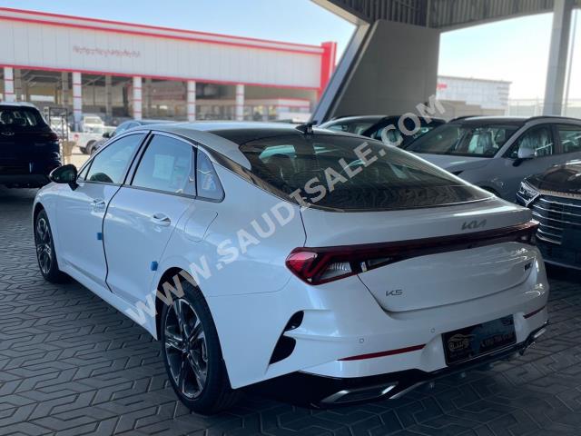 2023 Kia K5