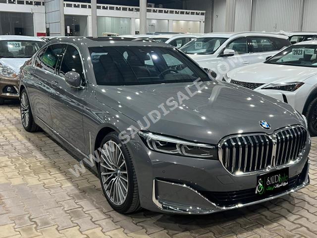 2022 بي ام دبليو الفئة السابعة 730 إل أي