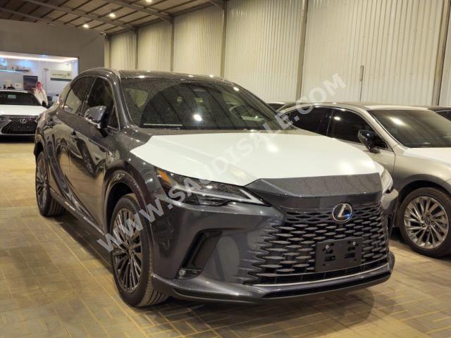 2024 لكزس أر إكس 350