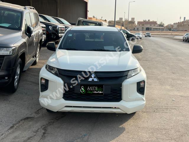 2019 متسوبيشي ال 200