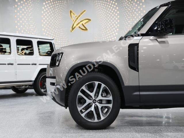2023 لاند روفر ديفيندر اتش اس اي