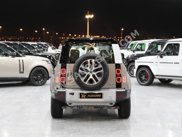 2023 لاند روفر ديفيندر اتش اس اي