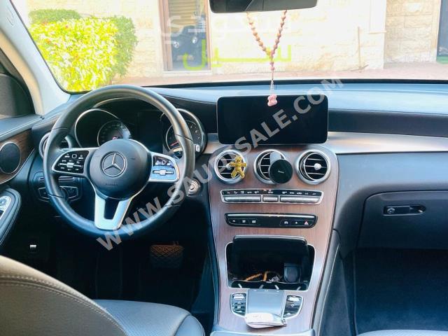 2021 مرسيدس - بنز جي إل سي 300