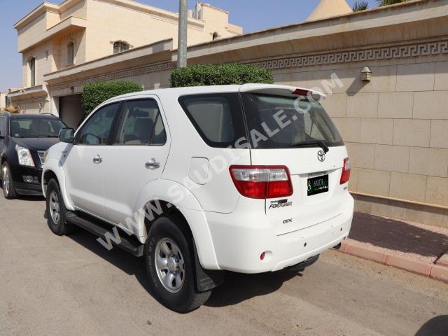 2011 تويوتا فورشنر