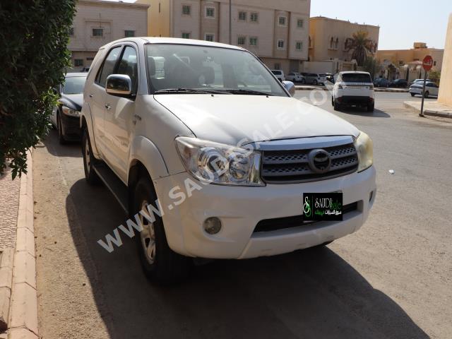 2011 تويوتا فورشنر