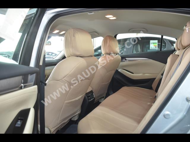 2023 مازدا مازدا 6