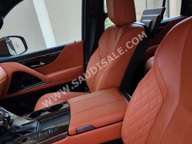 2022 لكزس إل إكس 600 في أي بي