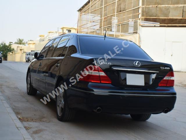 2005 Lexus LS 430