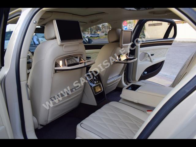 2014 بنتلي كونتيننتل فلاينج سبير دابليو 12