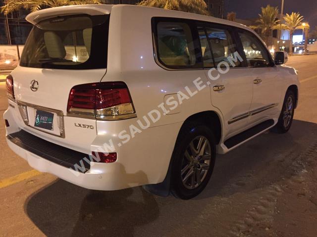 2014 Lexus LX 570