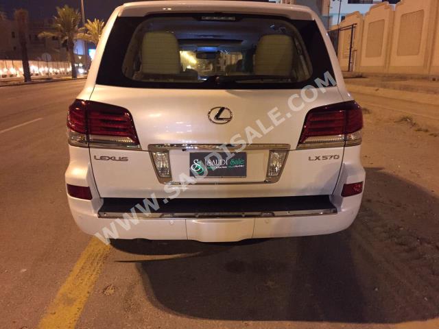 2014 Lexus LX 570