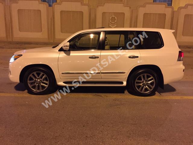 2014 Lexus LX 570