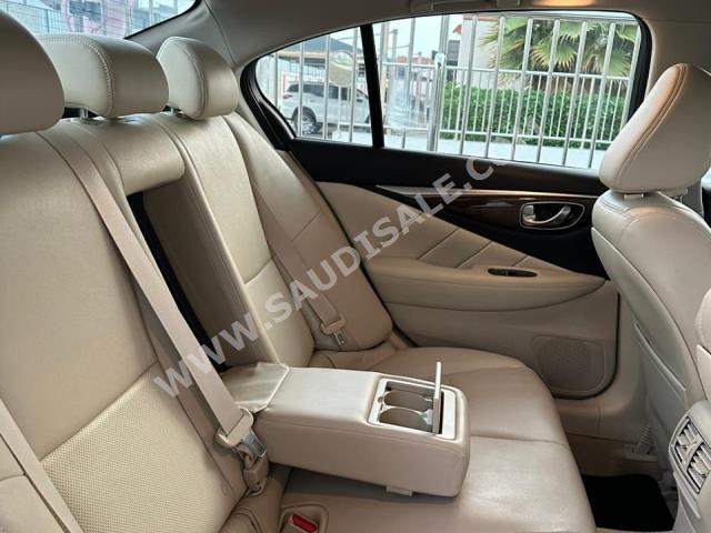 2019 انفينيتي كيو 50 لوكس برو أسيست