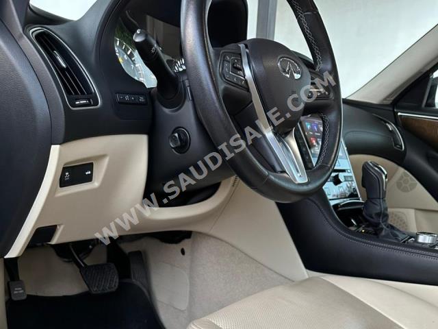 2019 انفينيتي كيو 50 لوكس برو أسيست