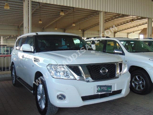 2013 Nissan Patrol LE
