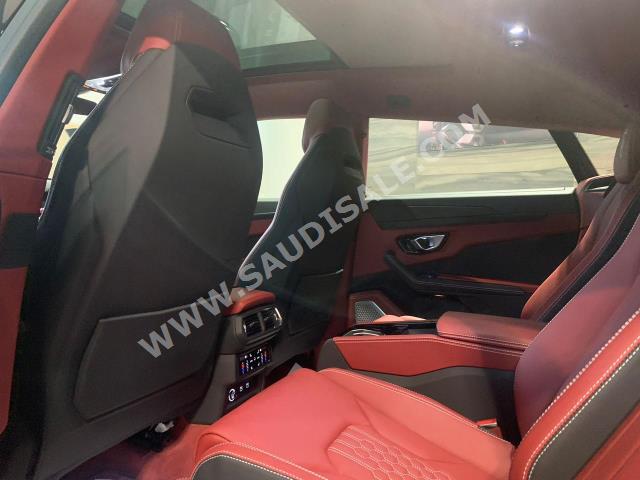 2023 لمبرجيني اوروس