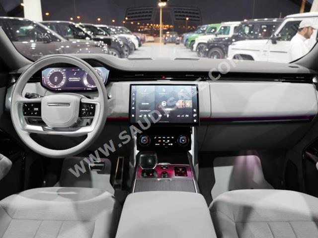 2023 لاند روفر رينج روفر اس في اوتوبيوغرافي