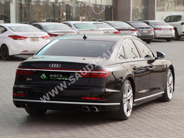 2020 Audi S8