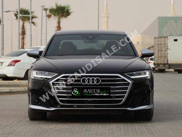 2020 Audi S8