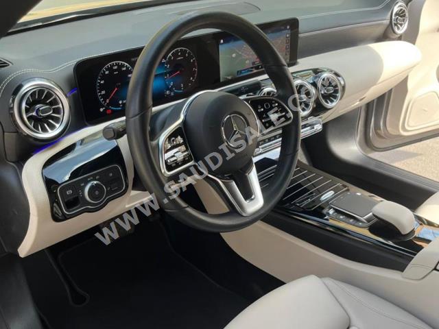 2023 مرسيدس - بنز سي إل أي 200