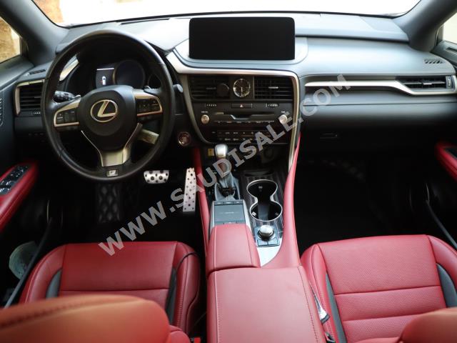 2020 لكزس أر إكس 350 إف