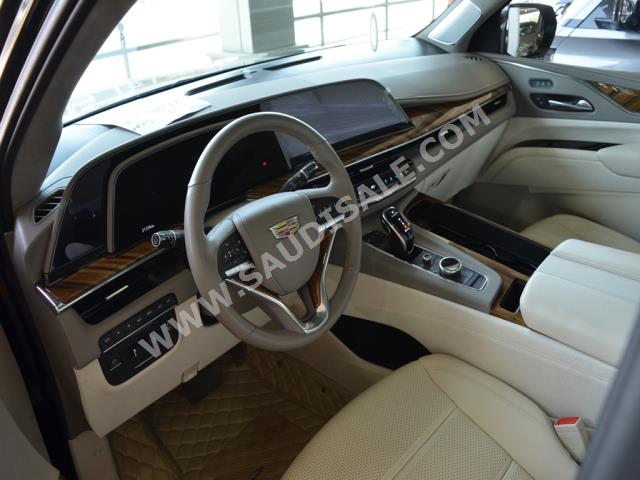 2021 كاديلاك اسكاليد بلاتينيوم