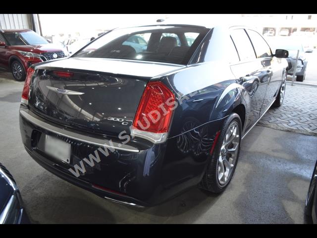 2019 كرايسلر 300 سي