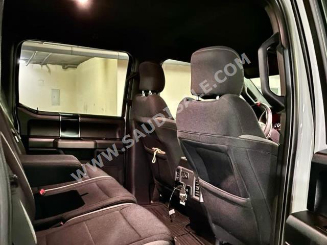 2017 فورد اف 150 رابتور